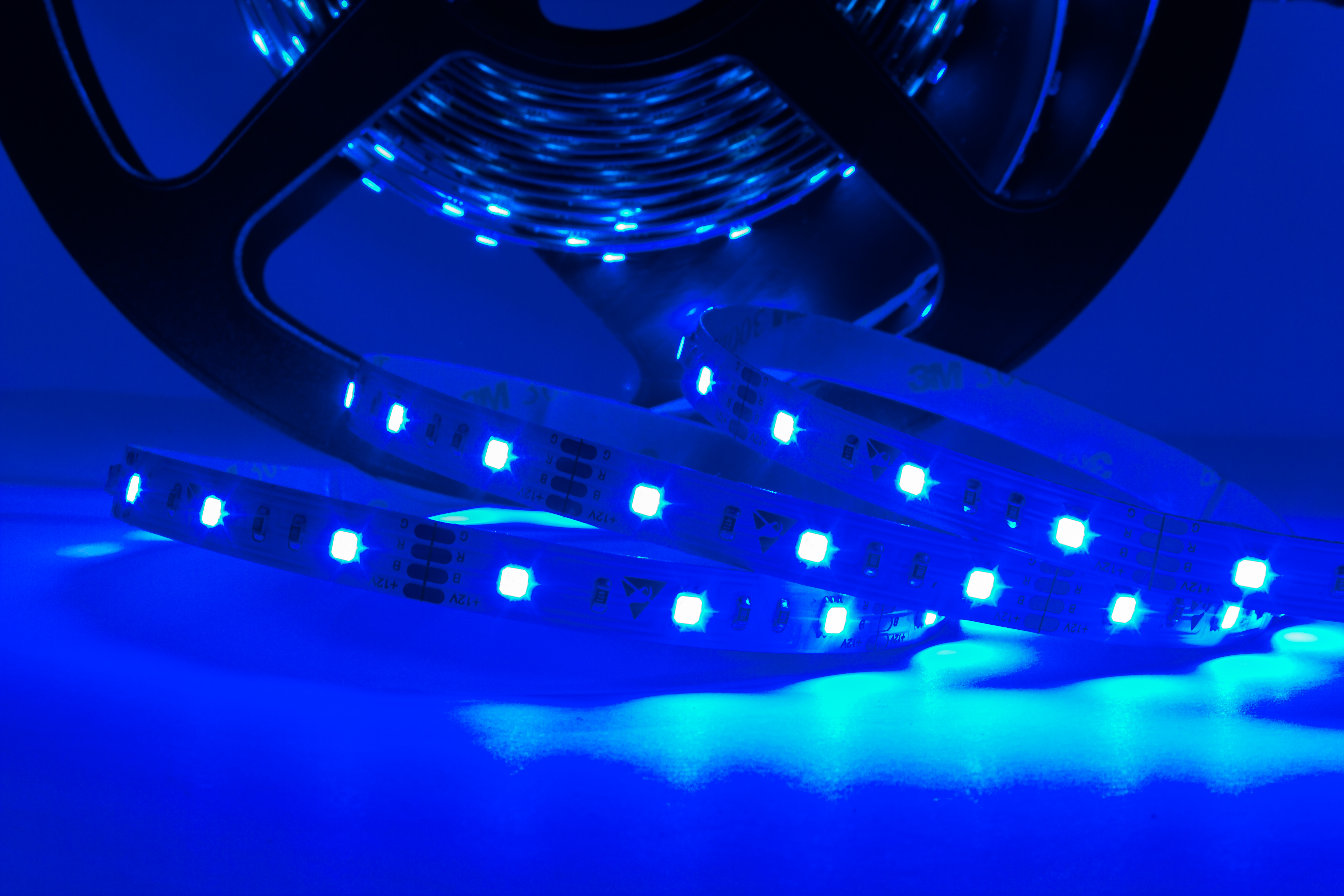 1m RGB LED-Strip SMD 2835 PL nur 8mm breit, 60 LEDs/m, 8,5W/m, 12V