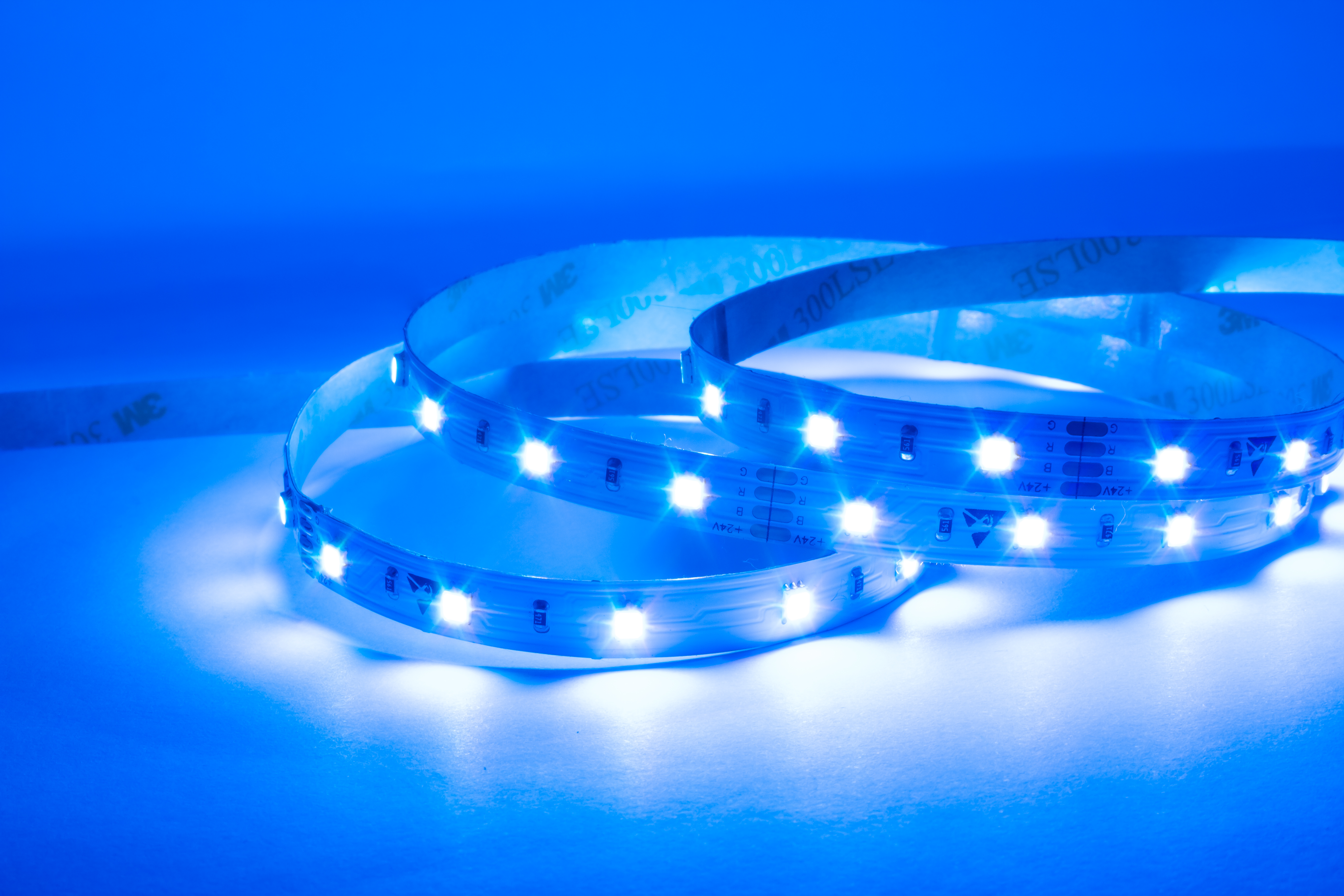 1m RGB LED-Strip SMD 2835 PL nur 8mm breit, 60 LEDs/m, 8,5W/m, 24V